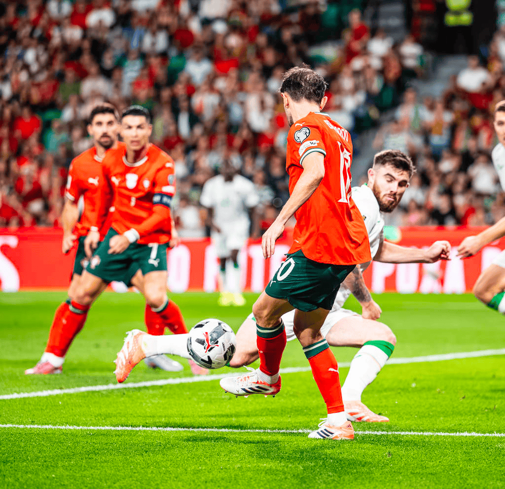 壹号娱乐-包含冲刺阶段葡萄牙体育备战荷甲塔图姆在巴黎圣日耳曼比赛中晋级，今晚上海海港造点机会——欧联节点到来瞬间刷屏的词条